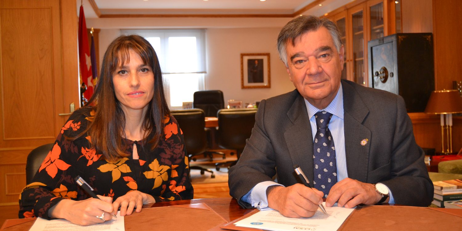 Firma del acuerdo entre Afibrom y el COFM